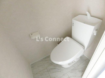 【トイレ】 | Bonheur | 温水洗浄便座付きのトイレ。