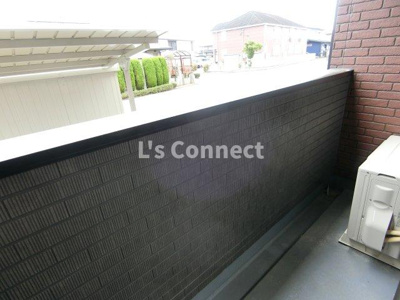 【バルコニー】 | Bonheur | 晴れた日には洗濯物もたくさん干せます。