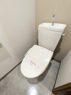 温水洗浄便座で快適です。