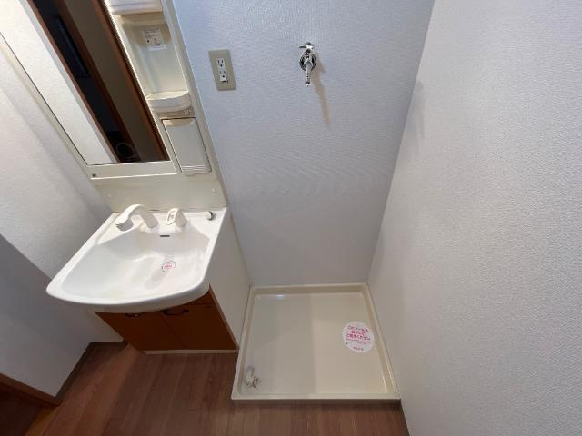 ローズマリーⅡの洗面所|室内洗濯機置場