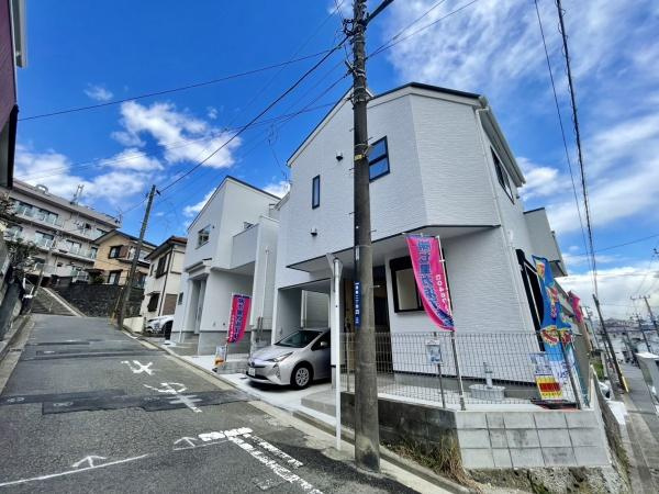 横浜市港南区港南２丁目の新築一戸建の前面道路含む現地写真|周辺環境も合わせてご案内させて頂きます！
お気軽にお問い合わせ下さい！