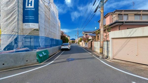 横浜市緑区東本郷２丁目の新築一戸建の前面道路含む現地写真|車通りが少ない為、小さなお子様にも安心です。
是非一度、現地へ起こしください。

