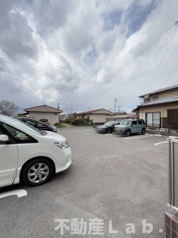 ＭＵＲＩＩＩ（エムユーアールスリー）の駐車場