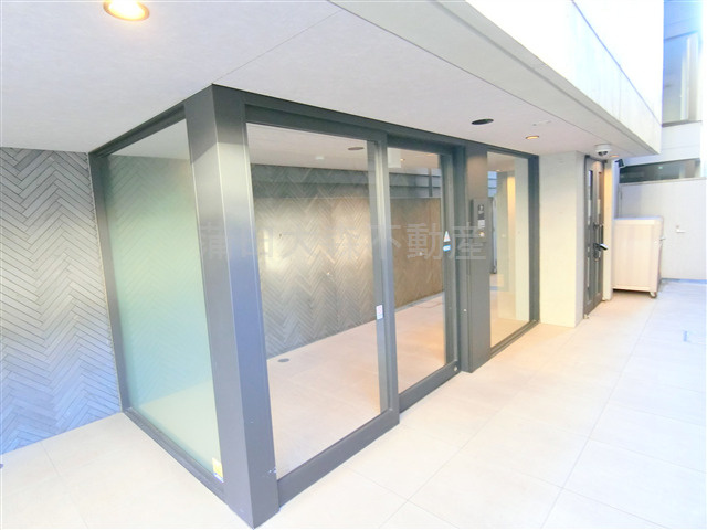 エマーレ蒲田のエントランス