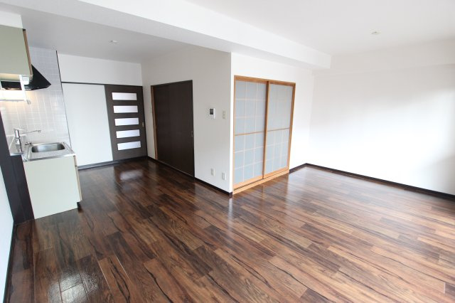 ドミール栄の居間・リビング|参考写真です。現況優先。