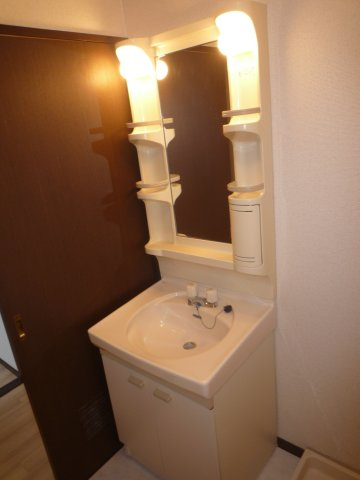 ドミール栄の洗面所|参考写真です。現況優先。