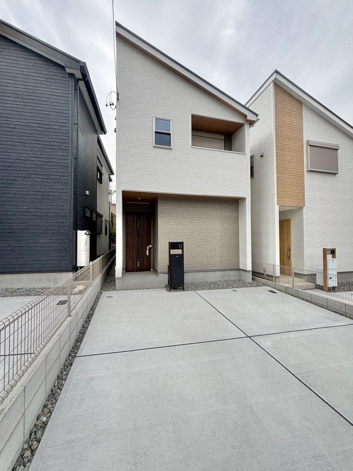 ファーストタウン第2南区松城町　全3棟　新築戸建