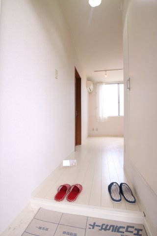 サニーパレス伊川谷の玄関