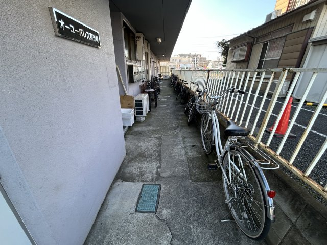 オーユーパレス東岩槻のエントランス|落ち着いたエントランスです