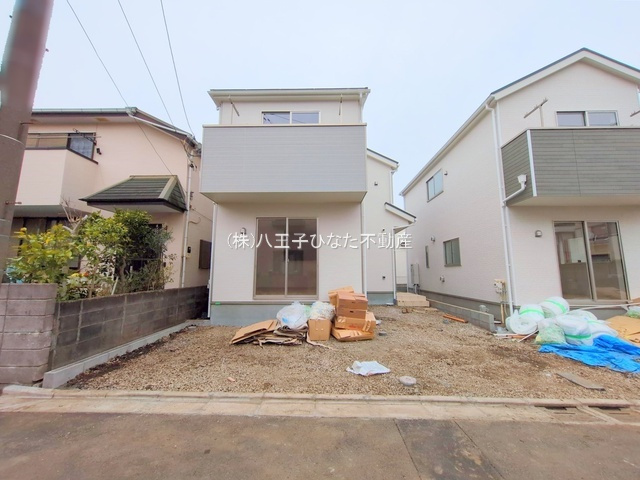祝　成約済み　八王子市　中野上町　新築戸建て　３４期の駐車場|～仲介手数料無料☆八王子ひなた不動産～八王子市中野上町　新築戸建て