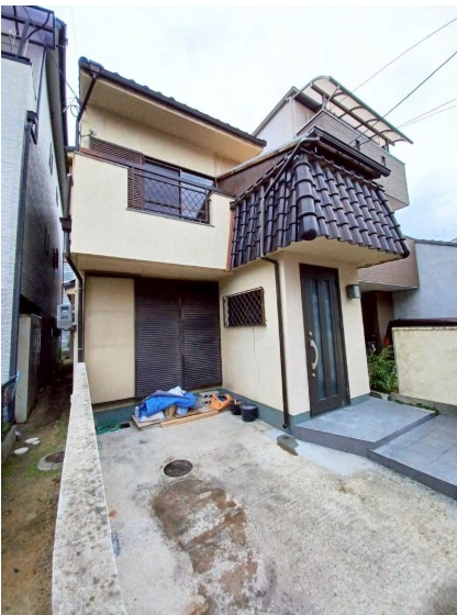 尼崎市久々知3丁目中古戸建│4LDK+駐車1台可の外観|JR「尼崎」駅徒歩18分の立地×大幅に間取り変更した4LDKです！皆様からのご連絡を心よりお待ちしております。