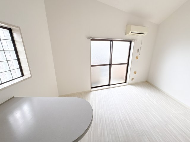 リバーヒル帝塚山の居間・リビング