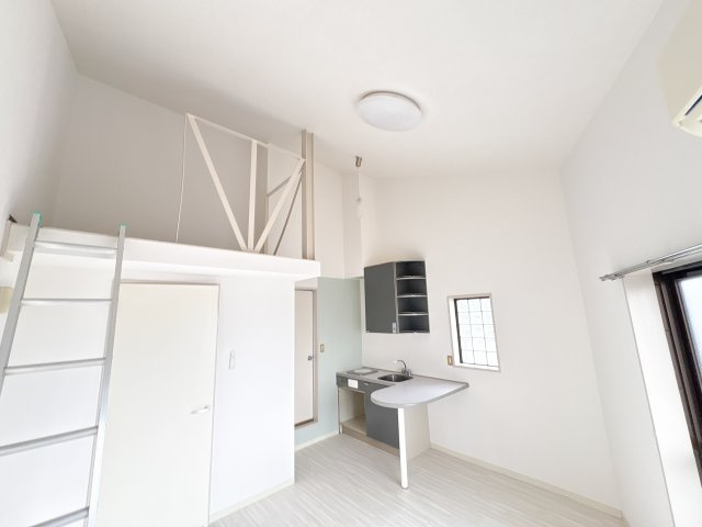 リバーヒル帝塚山の居間・リビング