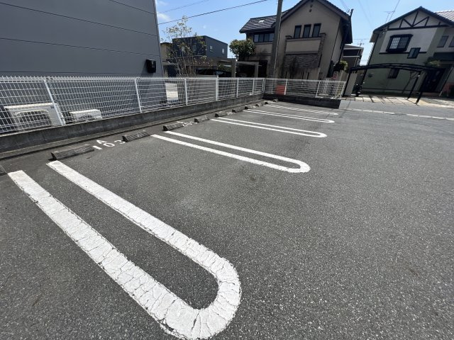 アウローラ玉手Ｂの駐車場
