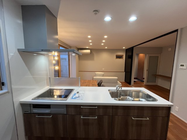 山形市東山形2丁目10番51号　A棟の脱衣所|脱衣場　うれしい大型収納付き！