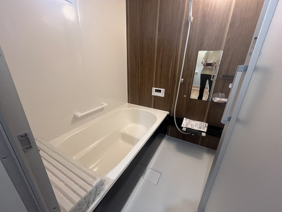 山形市東山形2丁目10番51号　A棟の寝室|主寝室はWIC付き♪