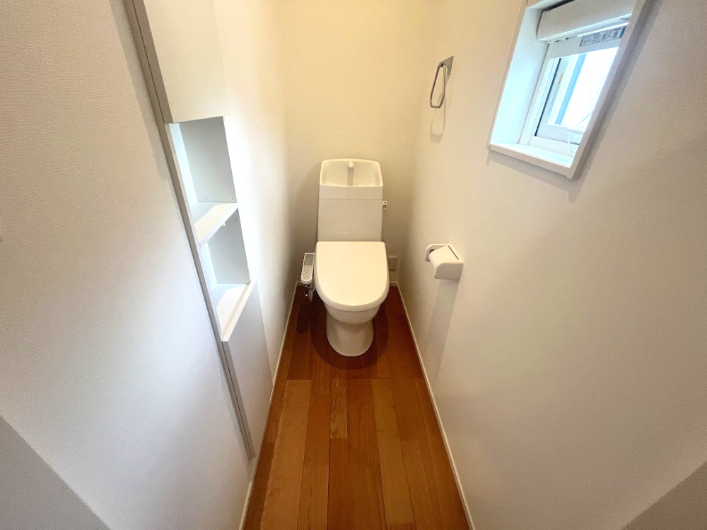 山形市東山形2丁目10番51号　A棟のトイレ|トイレは各フロアにあるので、忙しい朝も安心◎