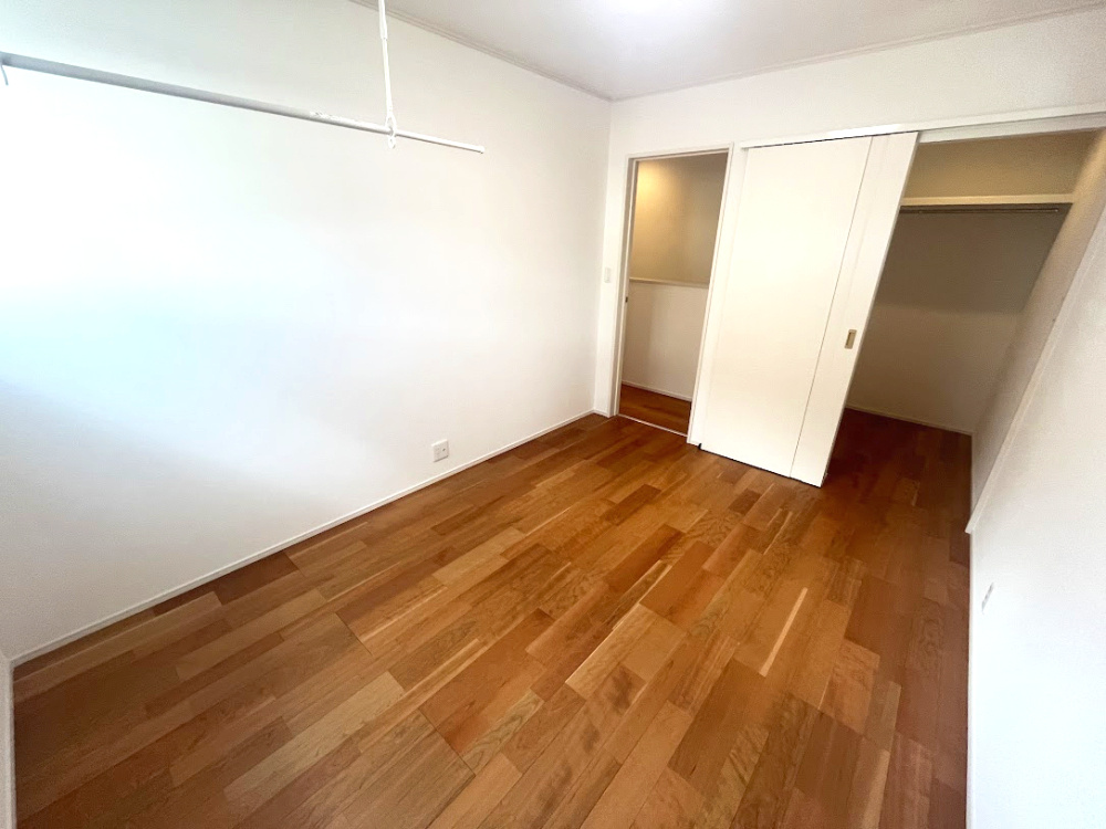 山形市東山形2丁目10番51号　A棟の寝室|主寝室はWIC付き♪