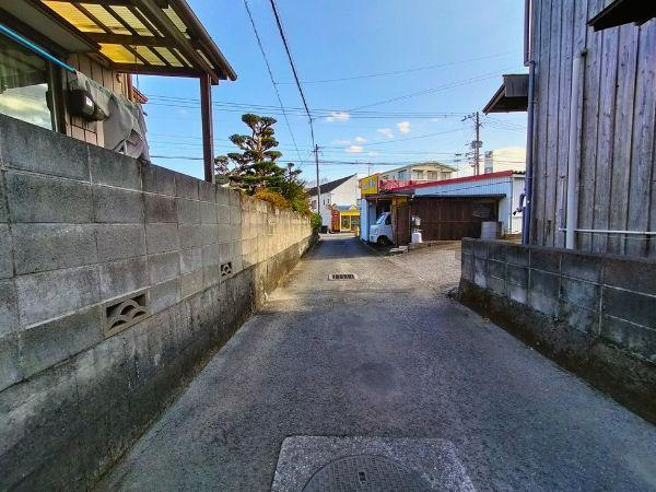 臼杵市井村塩入　土地の前面道路含む現地写真|2024年12月撮影
