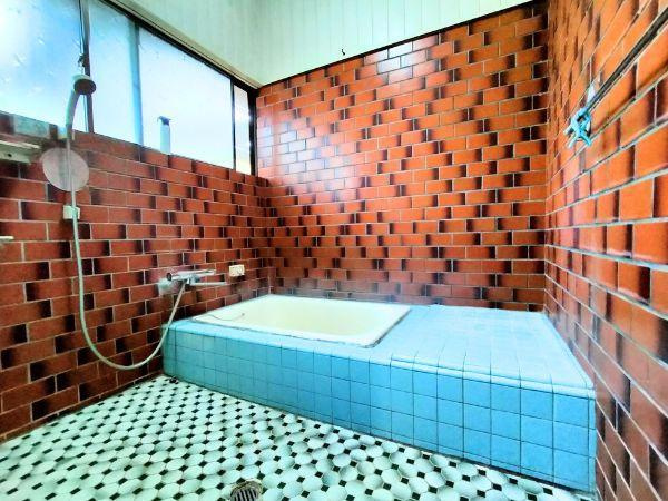 臼杵市井村塩入　中古の浴室|2024年12月撮影