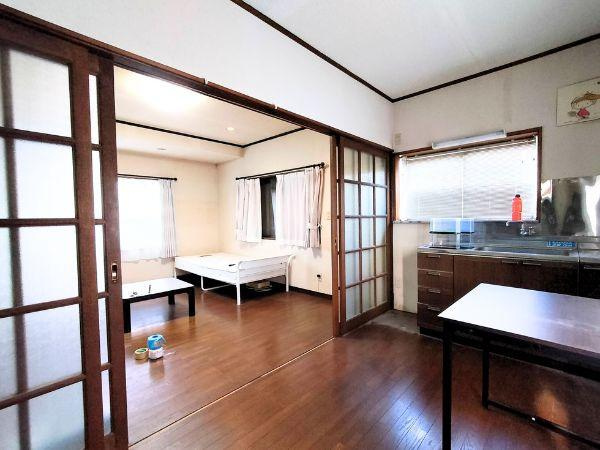 臼杵市井村塩入　中古の洋室|2階のキッチンと洋室