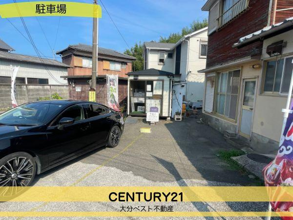 佐賀関店舗付き住宅の駐車場