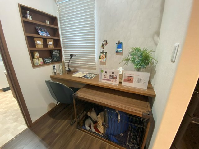 天童市一日町 建売住宅の内装|キッチンと洗面脱衣所の間にはカウンターがあります。