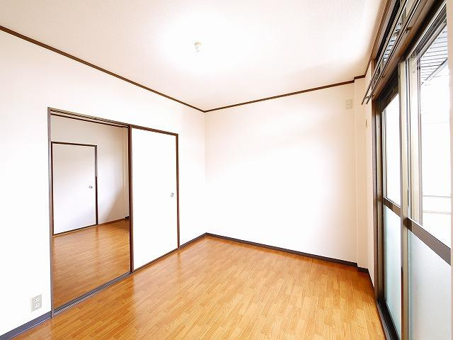 シャトリエ住吉の洋室|きれいな洋室です