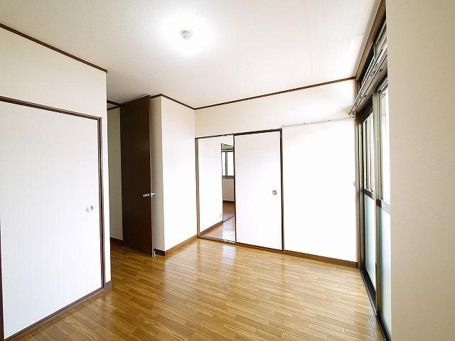 シャトリエ住吉の洋室|きれいな洋室です