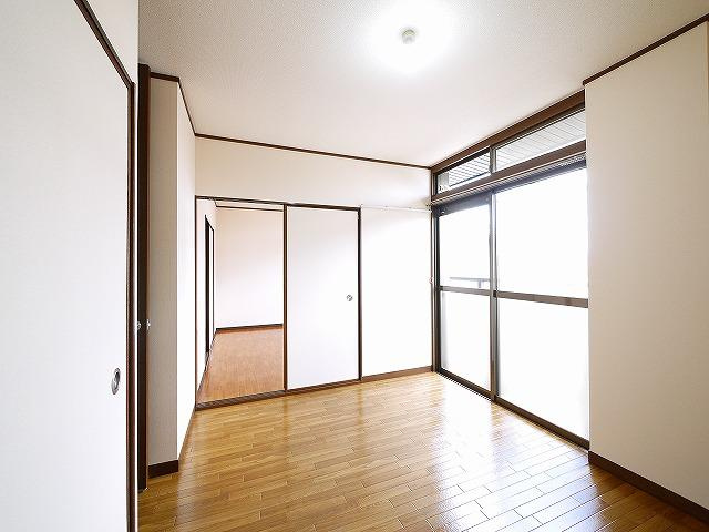 シャトリエ住吉の洋室|きれいな洋室です