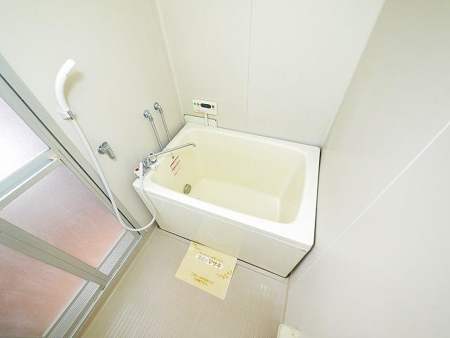 シャトリエ住吉の浴室|コンパクトで使いやすいお風呂です