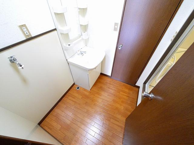 シャトリエ住吉の洗面所|使いやすい洗面所です
