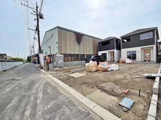 【前面道路含む現地写真】