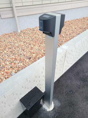 【庭】 | カスタリア敷地内駐車場