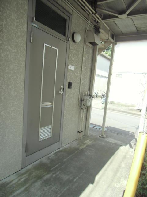共用廊下と玄関