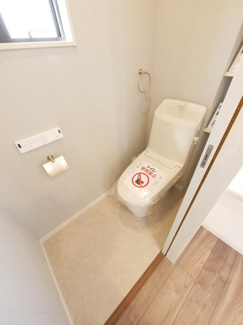 【トイレ】 | 昭和町河東中島 オール電化新築戸建 常永駅徒歩2分 車4台可 | ウォシュレット付きのトイレ