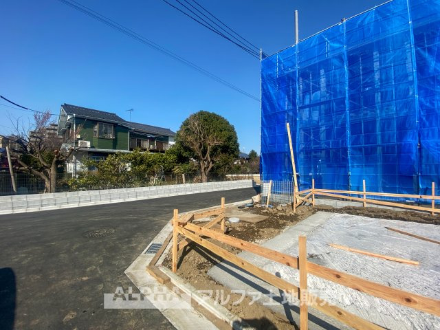 昭島市中神町2丁目　新築　全5棟　1号棟の外観|新しい住まいの基盤が整いました。広々とした敷地と、開放感あふれる陽当たりが魅力の新築住宅。これから完成に向けてさらに進化するこの場所で、理想の住まいが実現します。