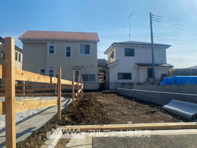 昭島市中神町2丁目　新築　全5棟　1号棟の外観|順調に進行中の新築分譲住宅。開放感のある土地と整備された敷地で、家族が快適に過ごせる住まいが完成します。今後の進捗も楽しみなこの場所で、新たな生活を始めませんか。