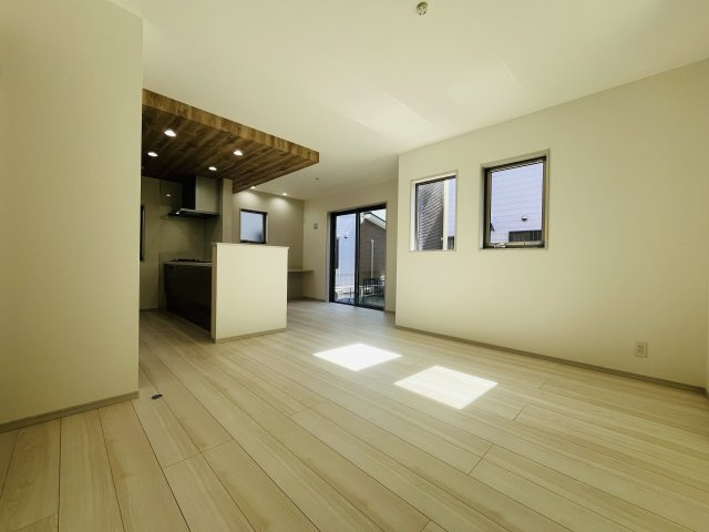 【居間・リビング】 | 本庄市本庄４丁目　いろどりアイタウン　新築戸建　全2区画　2号棟