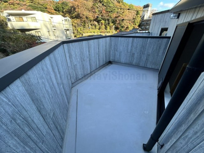 【バルコニー】 | Montagne e uccelli 葉山