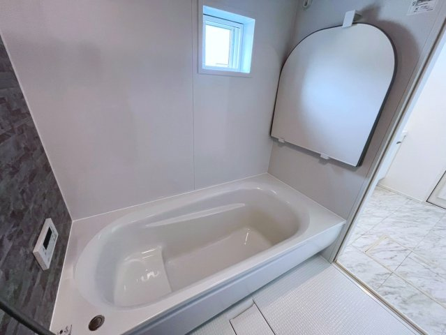 沖縄市古謝1丁目　全2棟　1号棟の浴室