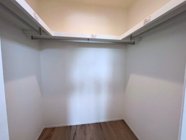 沖縄市古謝1丁目　全2棟　1号棟の収納|ウォークインクローゼット