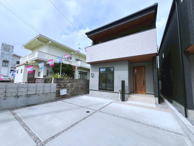 沖縄市古謝1丁目　全2棟　1号棟の外観|駐車並列2台