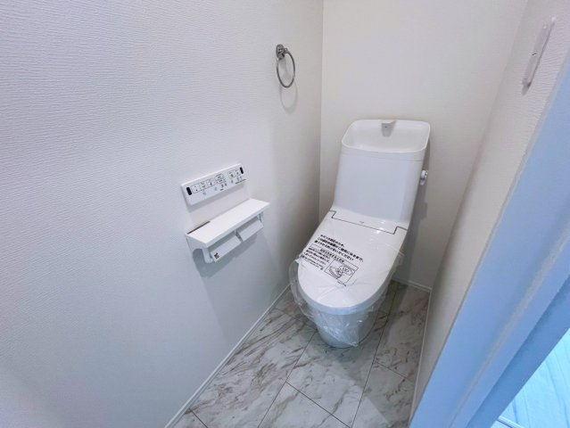 沖縄市古謝1丁目　全2棟　1号棟のトイレ|2階トイレ