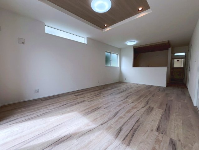 沖縄市古謝1丁目　全2棟　1号棟の居間・リビング|LDK18帖