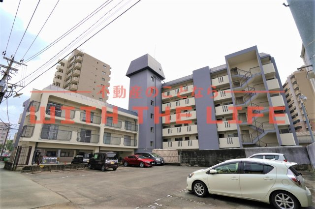 セキレイマンション久留米【キャッシュバック対象物件】の外観|駐車スペースもあります