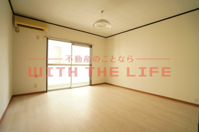 PLEAST久留米大前【キャッシュバック対象物件】の居間・リビング|使いやすい居間です