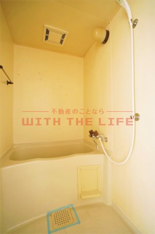 PLEAST久留米大前【キャッシュバック対象物件】の浴室|コンパクトで使いやすいお風呂です