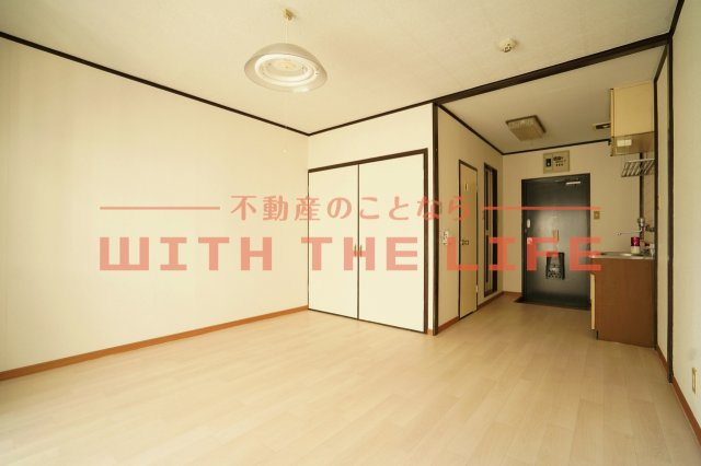 PLEAST久留米大前【キャッシュバック対象物件】の内装|明るい色調の室内です