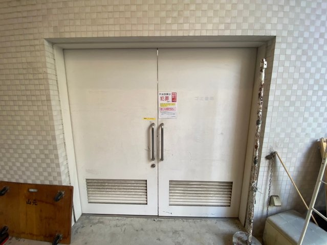 アーデンタワー南堀江の玄関